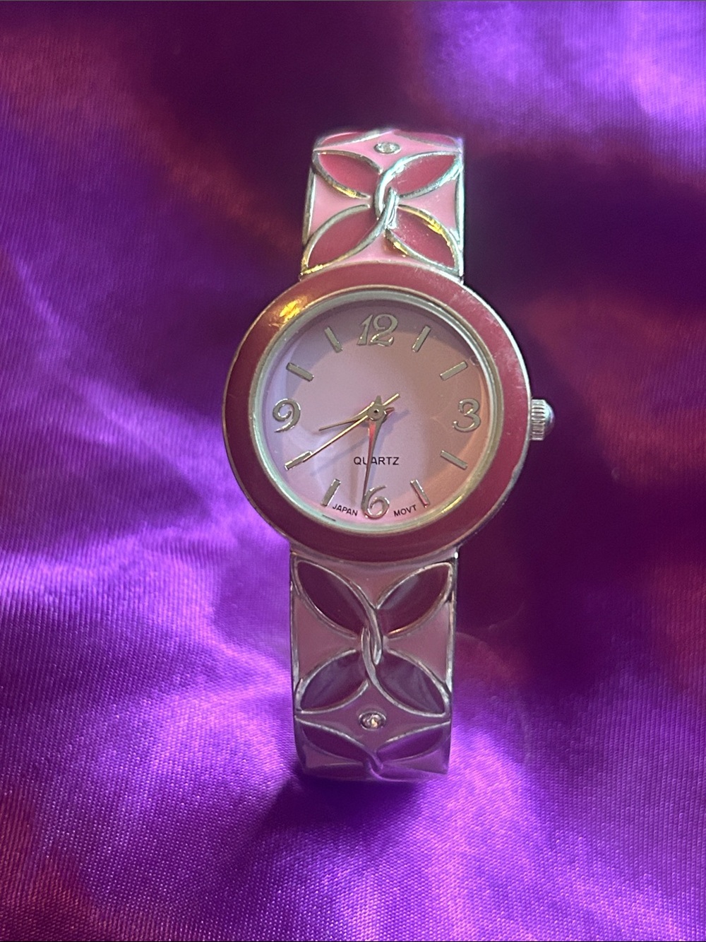 Elegant Pink Dial Women's Bracelet Watch with Floral-Link Silver Band